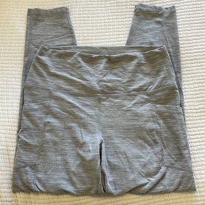 Yogalicious heather gray leggings with pockets